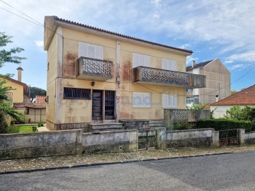 Moradia T6 para Venda em Algueirão-Mem Martins