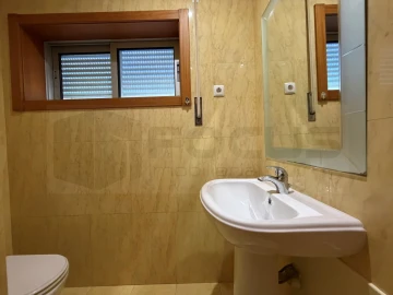 Apartamento T2 para Arrendamento em Aradas