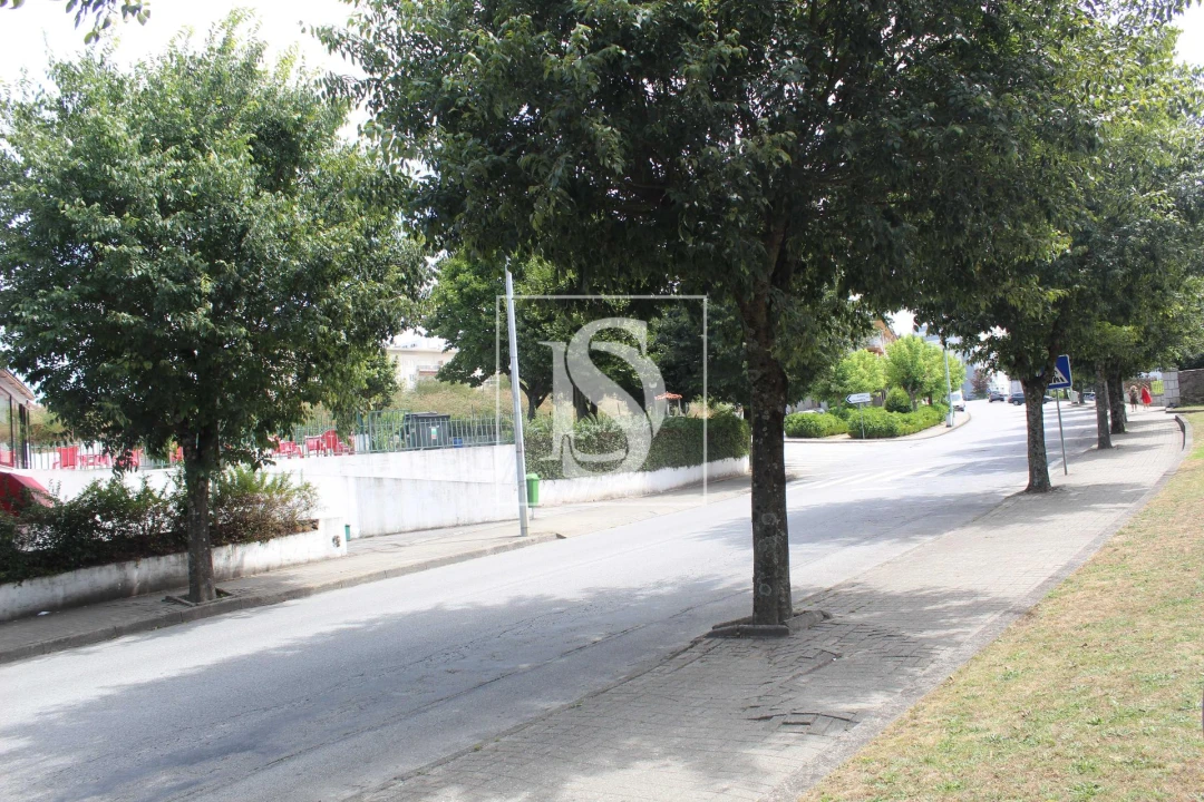 Loja para Venda em Vila Cova da Lixa e Borba de Godim Foto 4