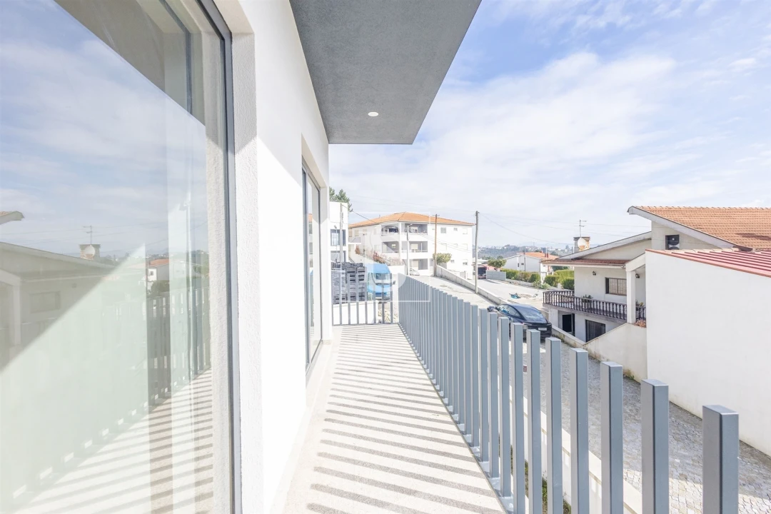 Moradia T3 para Venda em Sobretamega Foto 3