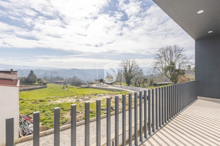 Moradia T3 para Venda em Sobretamega Foto 24