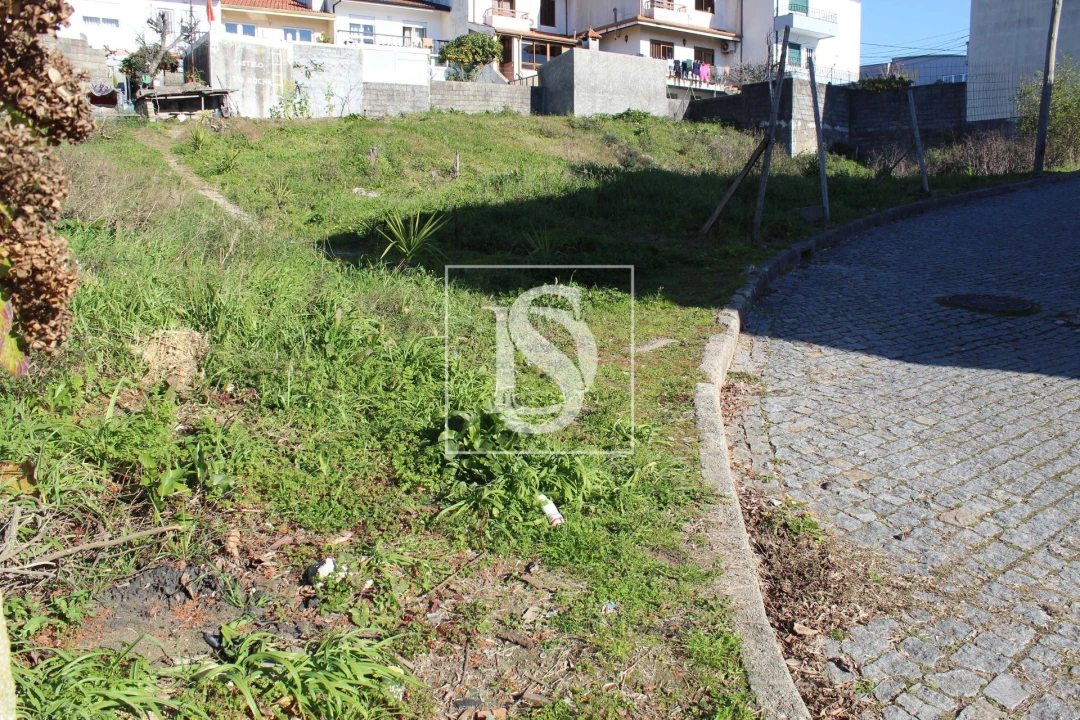 Terreno para Venda em Campo e Sobrado Foto 2