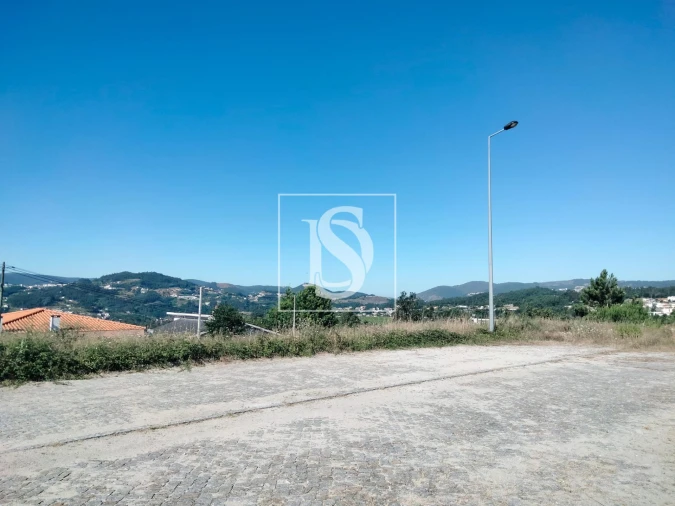 Terreno para Venda em Alpendorada, Várzea e Torrão Foto 2