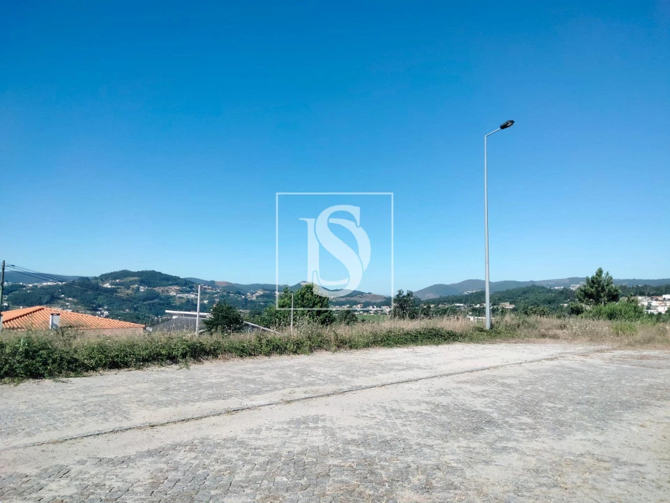 Terreno para Venda em Alpendorada, Várzea e Torrão Foto 2