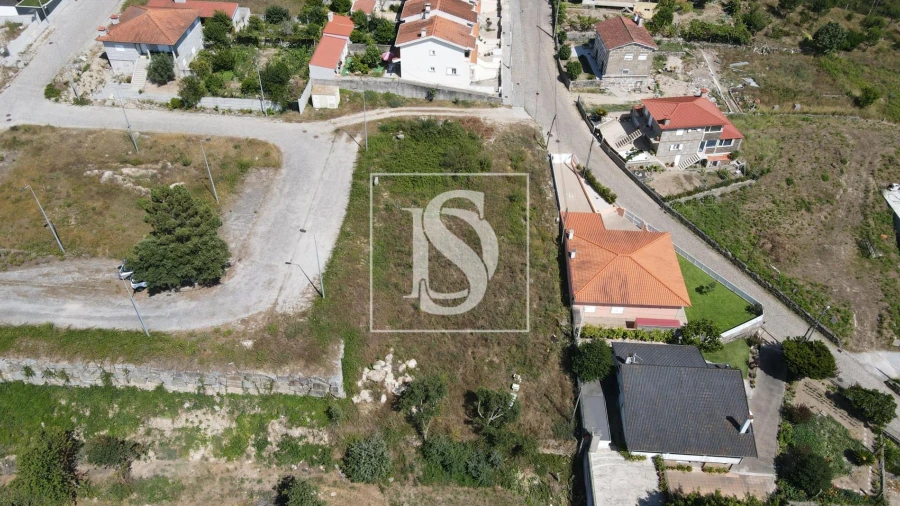 Terreno para Venda em Alpendorada, Várzea e Torrão