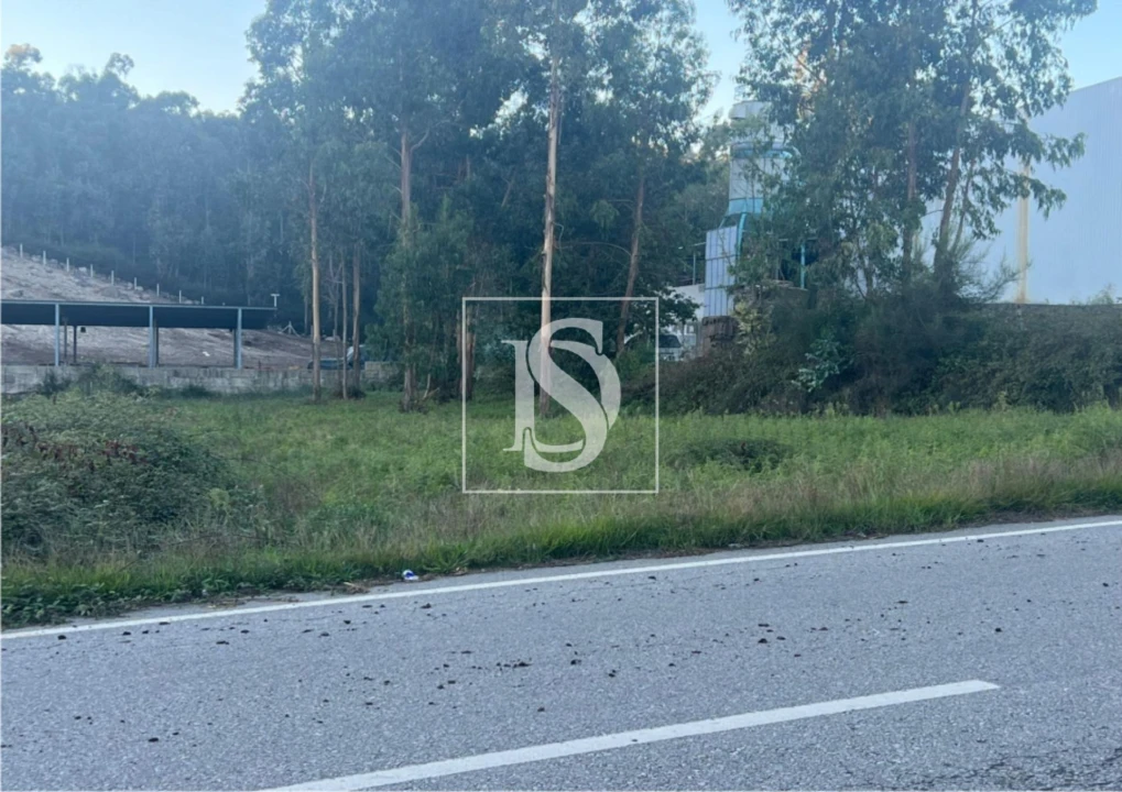 Terreno para Venda em Eiriz Foto 1