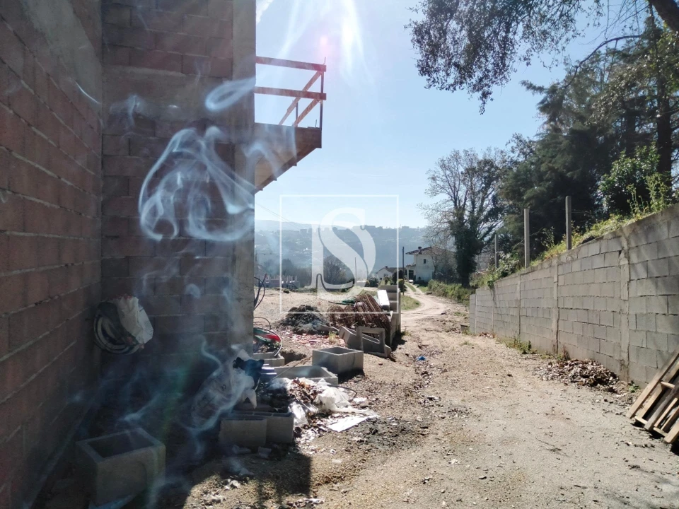 Moradia T3 para Venda em Sobretamega Foto 11