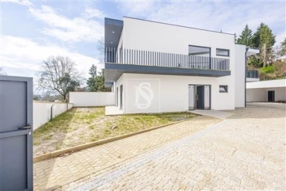 Moradia T3 para Venda em Sobretamega