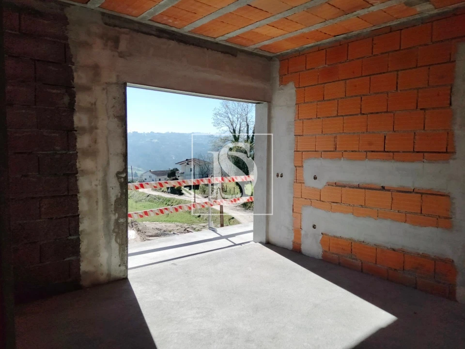 Moradia T3 para Venda em Sobretamega Foto 13