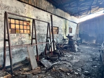 Armazém para Venda em Carvalhosa