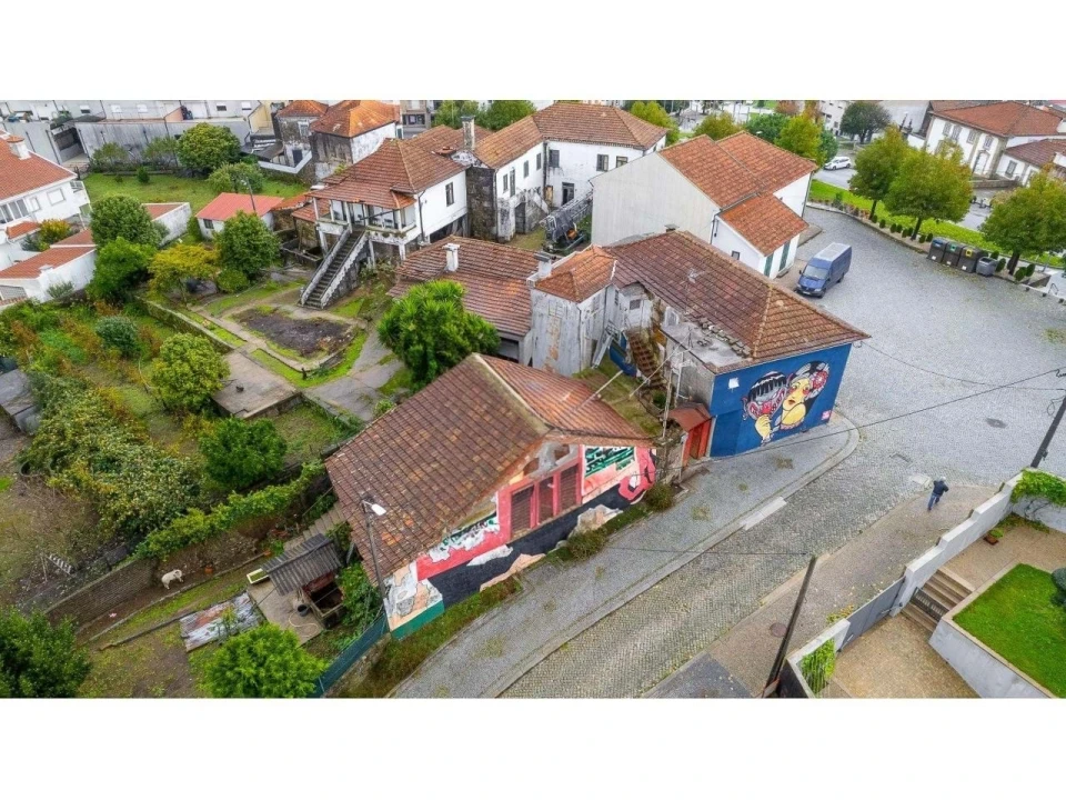 Moradia T7 para Venda em Freamunde Foto 2