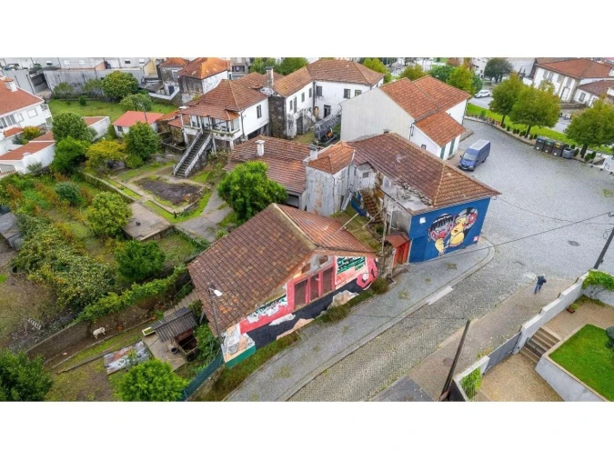 Moradia T7 para Venda em Freamunde Foto 2