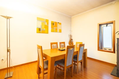 Moradia T4 para Venda em Rebordosa