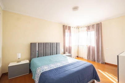 Moradia T4 para Venda em Rebordosa