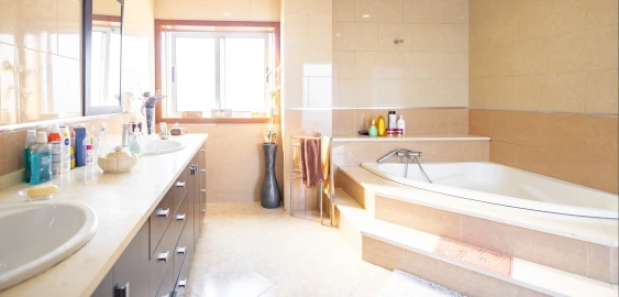 Moradia T4 para Venda em Rebordosa