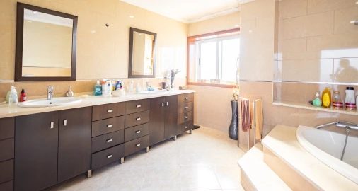 Moradia T4 para Venda em Rebordosa