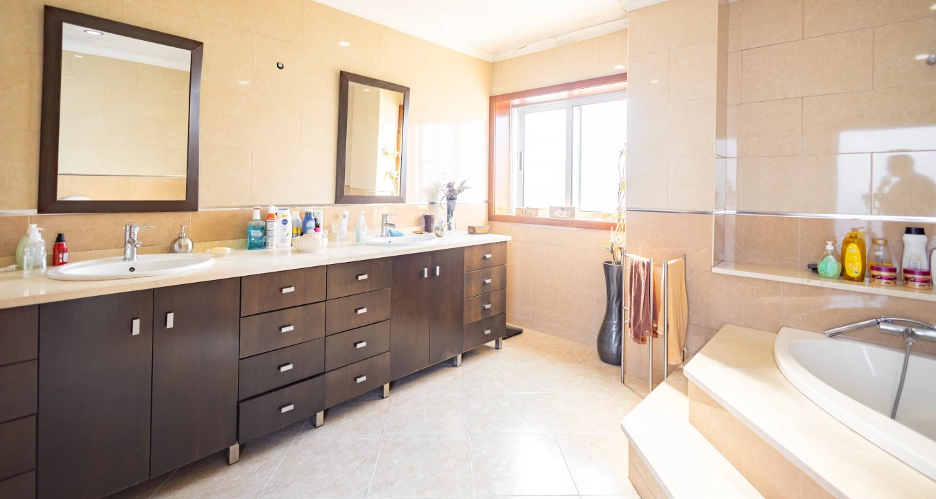 Moradia T4 para Venda em Rebordosa Foto 4