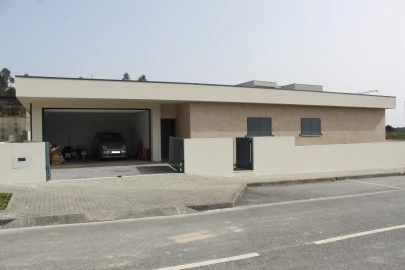 Moradia T3 para Venda em Eiriz