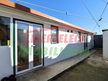 Moradia T2 para Venda em Silveira