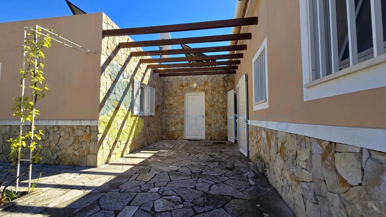 Moradia T4 para Venda em Silves Foto 3