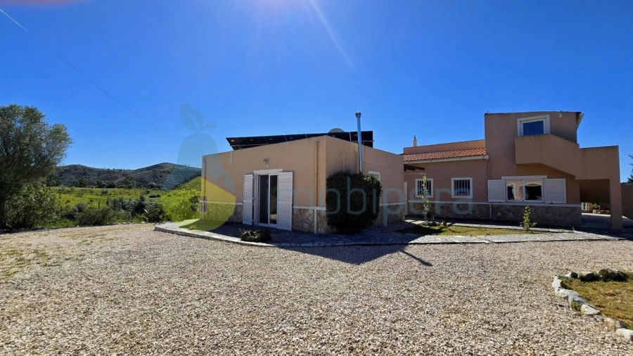 Moradia T4 para Venda em Silves Foto 2
