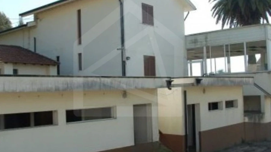 Moradia T6 para Venda em São Pedro Fins