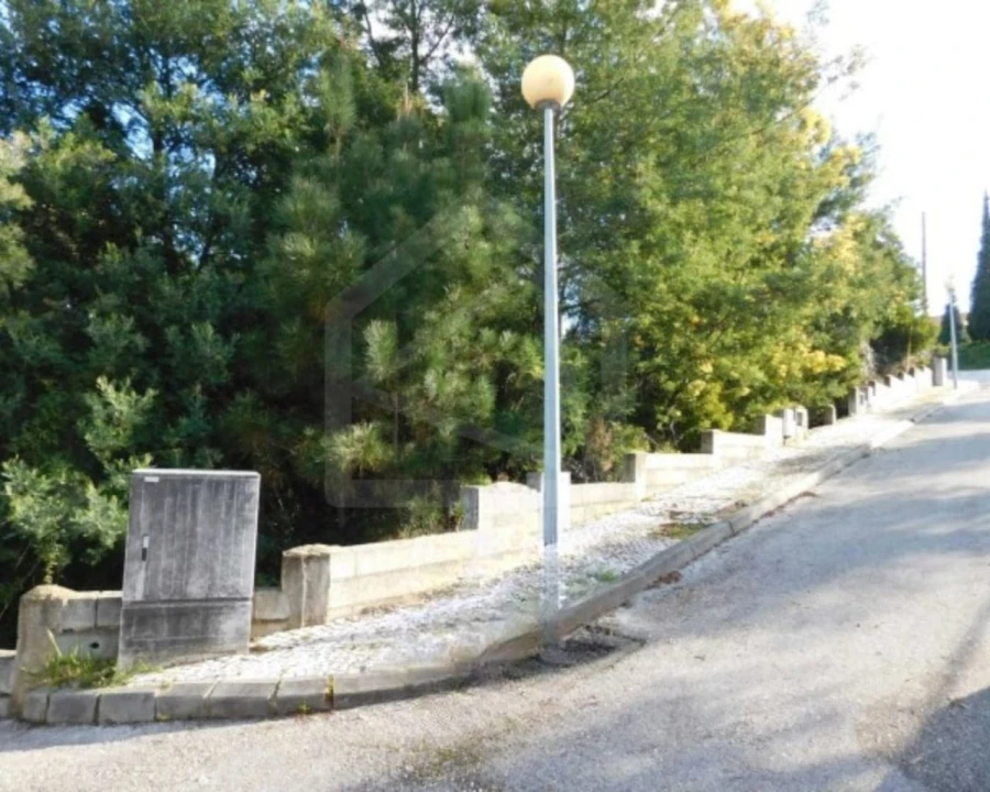 Terreno para Venda em Luso Foto 1