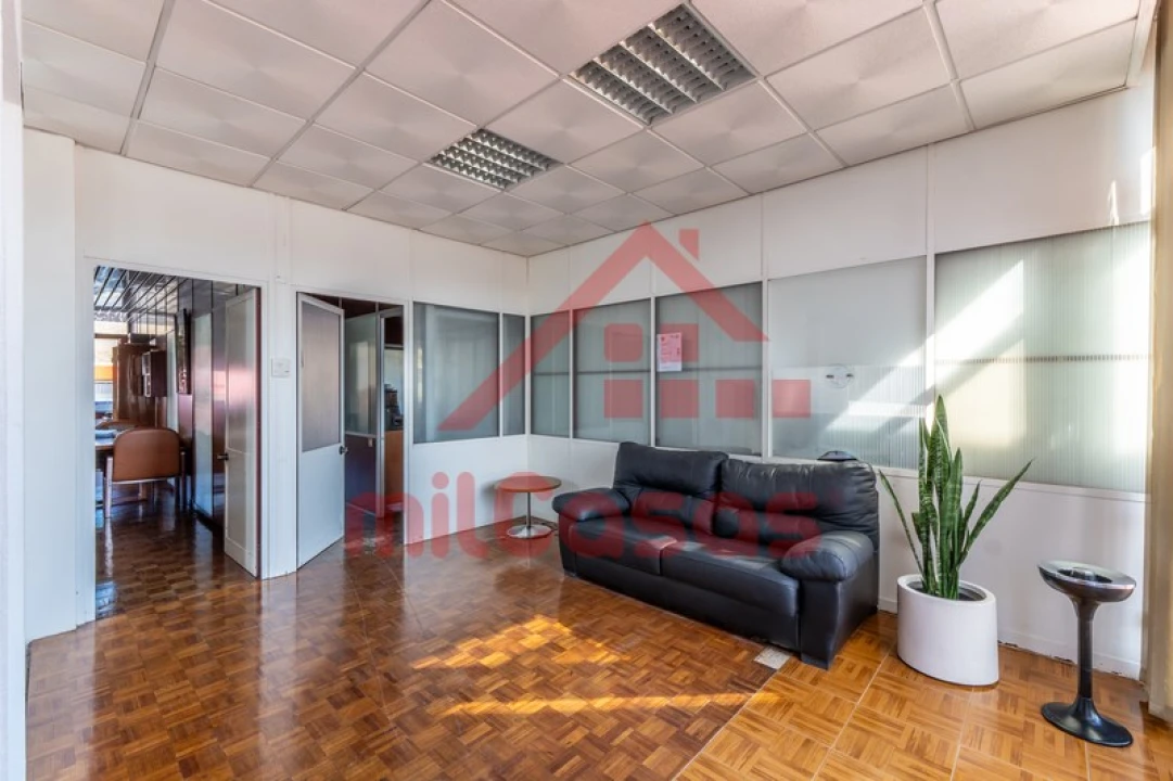 Escritório para Arrendamento em Santa Maria, São Pedro e Matacães Foto 2