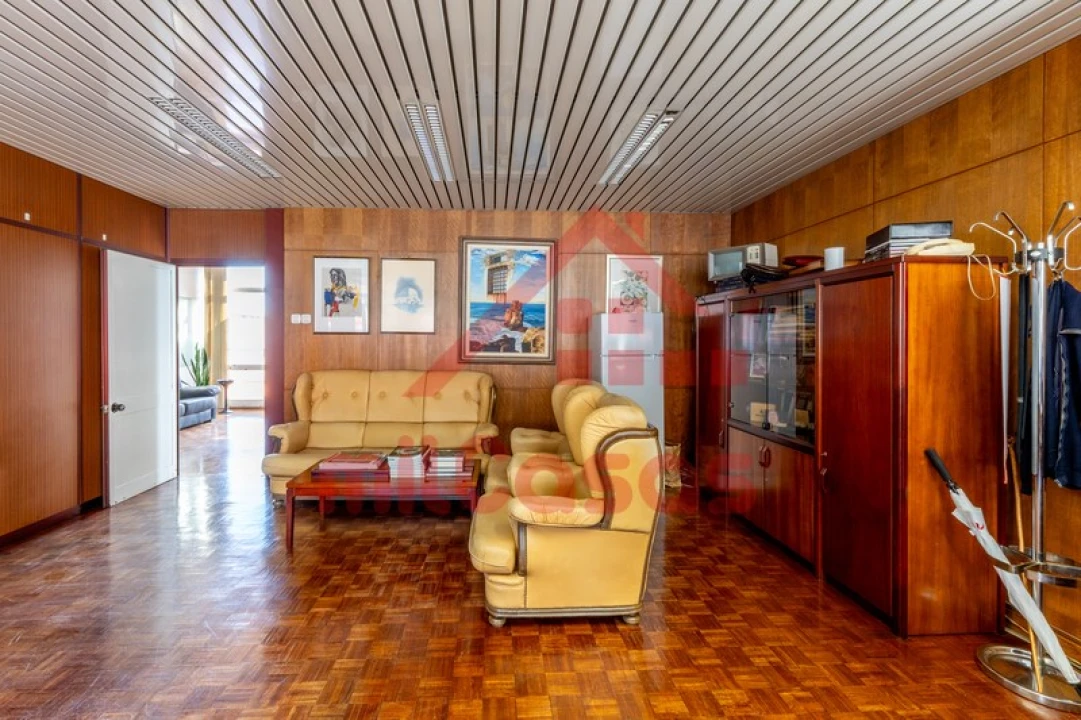 Escritório para Arrendamento em Santa Maria, São Pedro e Matacães Foto 13