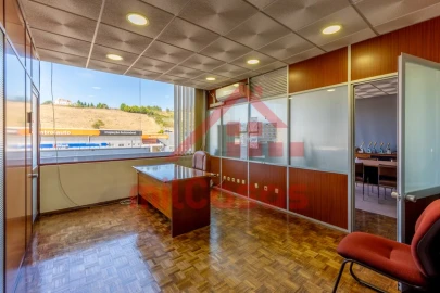 Escritório para Arrendamento em Santa Maria, São Pedro e Matacães