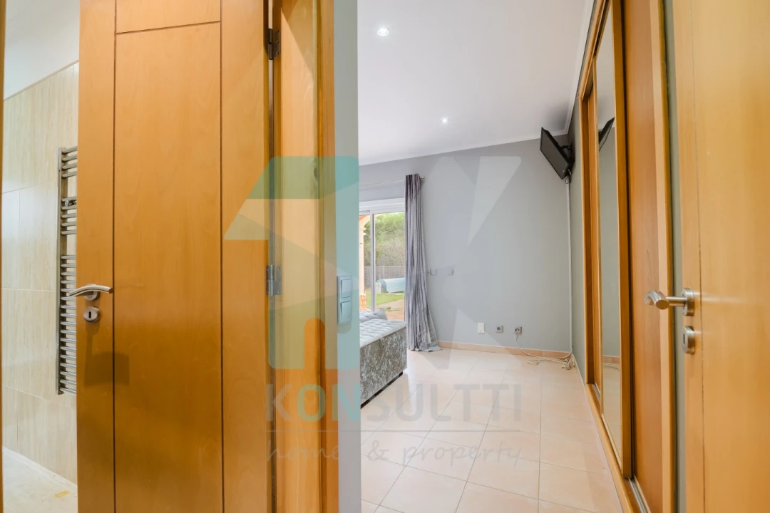 Moradia T5 para Venda em Luz Foto 28