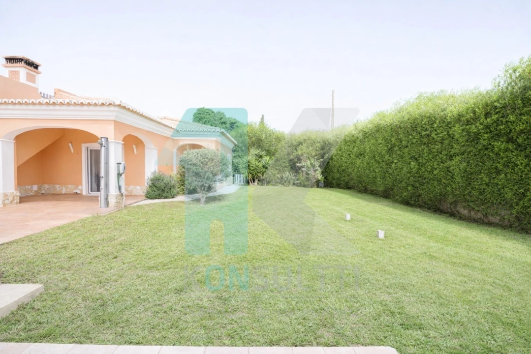 Moradia T5 para Venda em Luz Foto 47