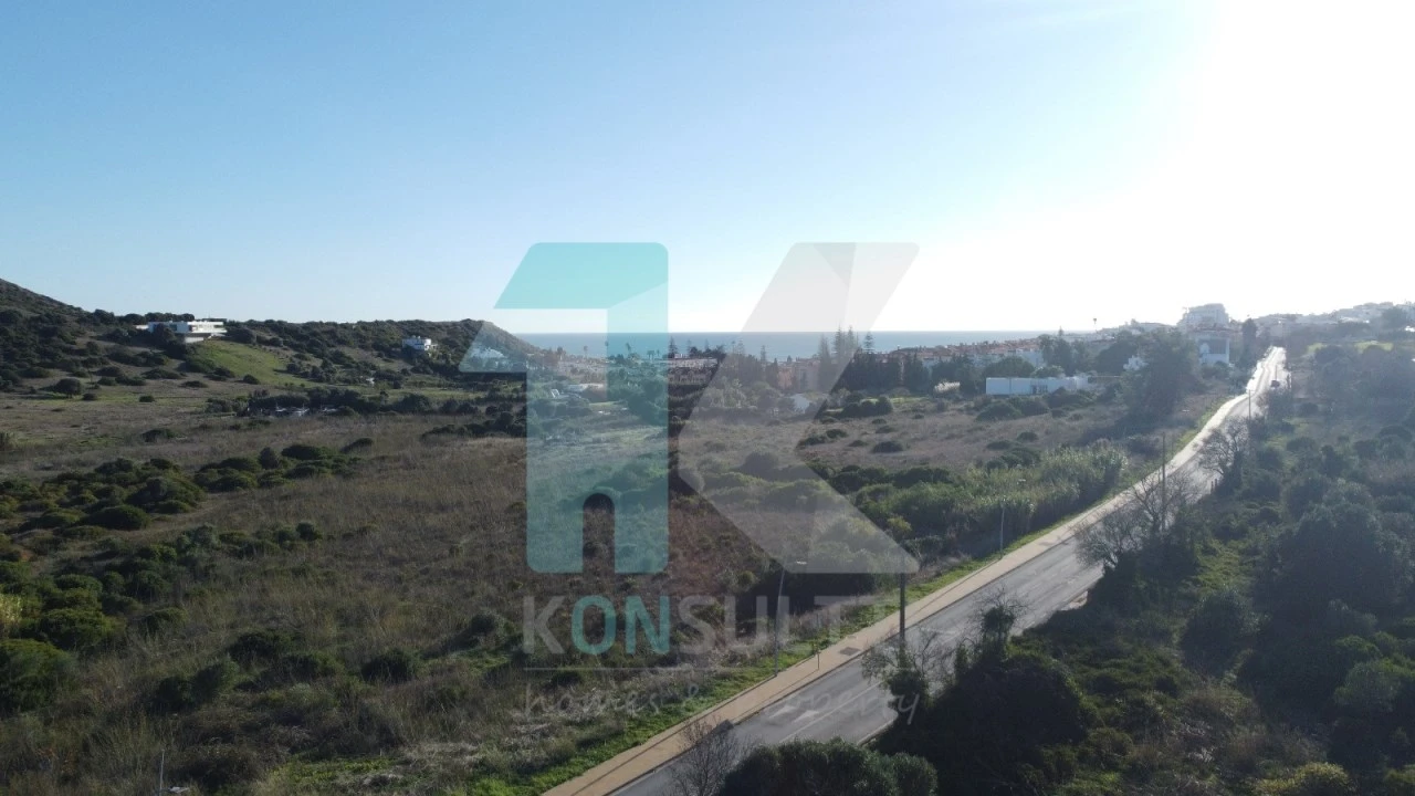 Moradia T5 para Venda em Luz Foto 57