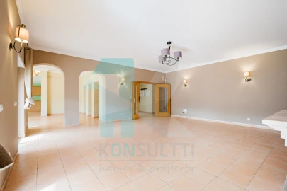 Moradia T5 para Venda em Luz