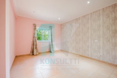 Moradia T5 para Venda em Luz