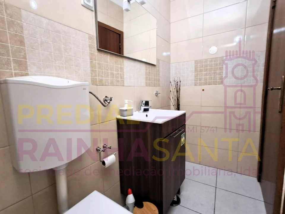 Apartamento T1 para Venda em Sé Nova, Santa Cruz, Almedina e São Bartolomeu Foto 20