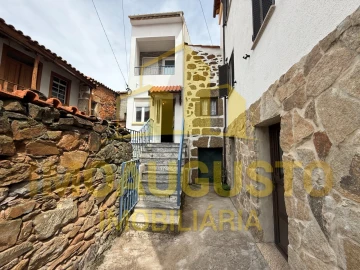 Moradia T2 para Venda em Cortes do Meio