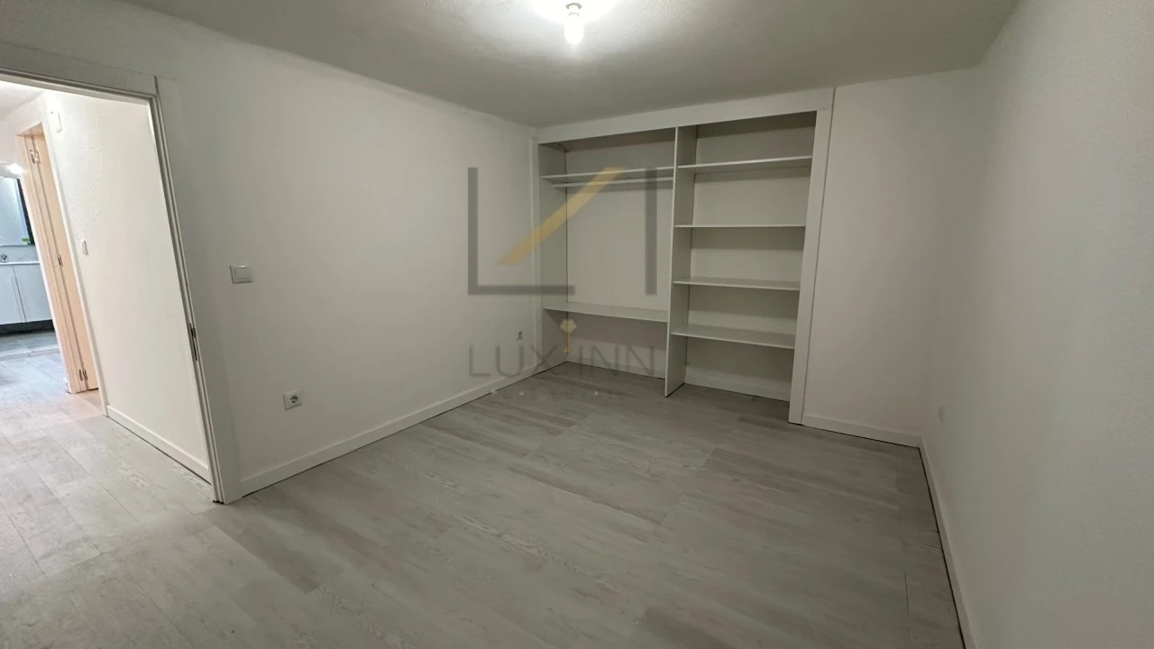 Loja para Arrendamento em Laranjeiro e Feijó Foto 17