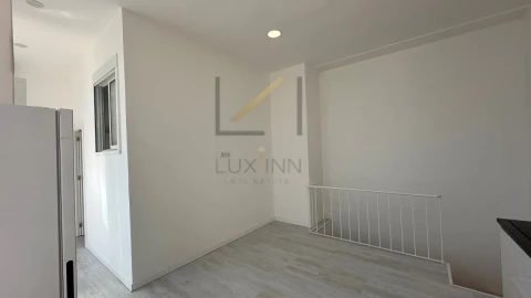 Loja para Arrendamento em Laranjeiro e Feijó