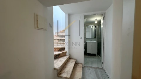 Loja para Arrendamento em Laranjeiro e Feijó