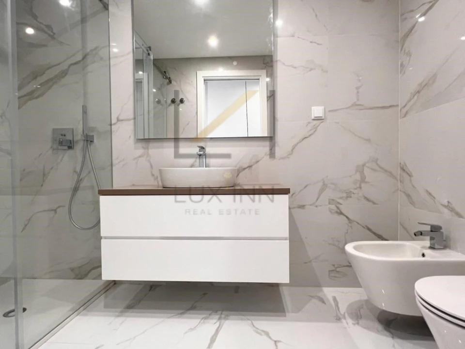 Apartamento T3 para Venda em Carcavelos e Parede Foto 19
