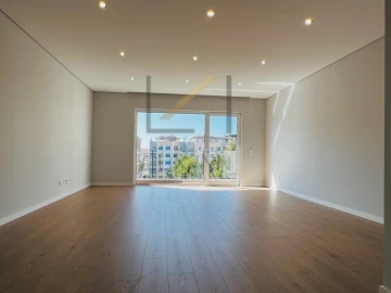Apartamento T3 para Venda em Carcavelos e Parede