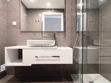 Apartamento T3 para Venda em Carcavelos e Parede