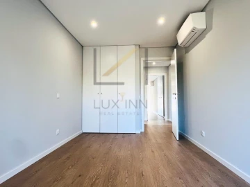 Apartamento T3 para Venda em Carcavelos e Parede