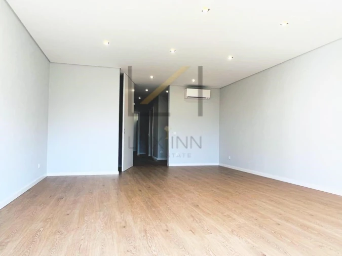 Apartamento T3 para Venda em Carcavelos e Parede Foto 5
