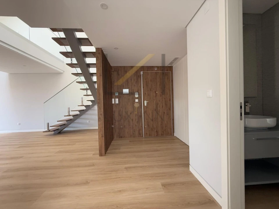 Apartamento T3 para Venda em Carcavelos e Parede Foto 6