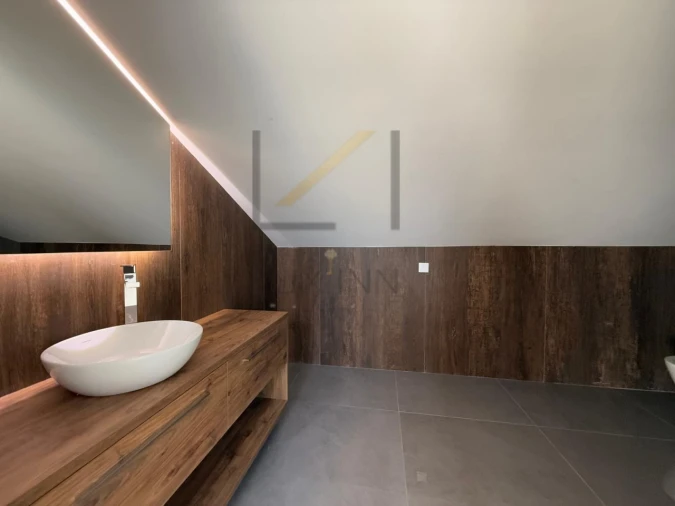 Apartamento T3 para Venda em Carcavelos e Parede Foto 5