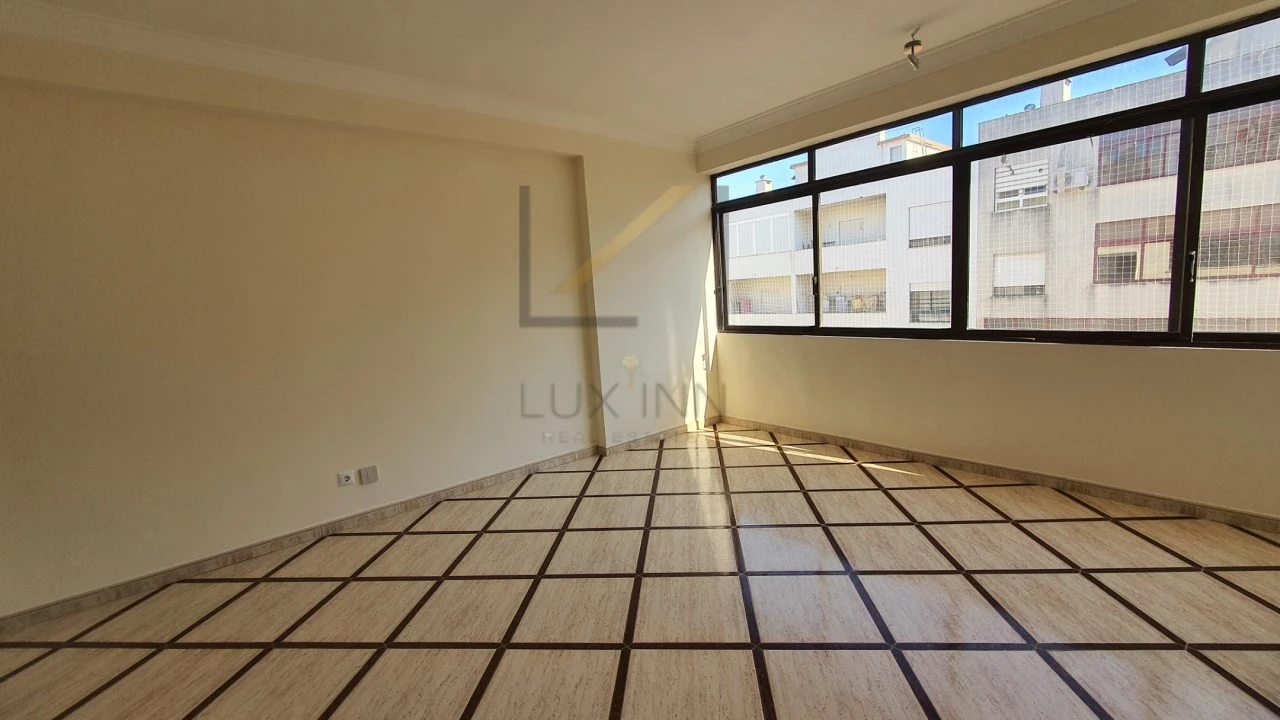 Apartamento T2 para Venda em Seixal, Arrentela e Aldeia de Paio Pires Foto 9