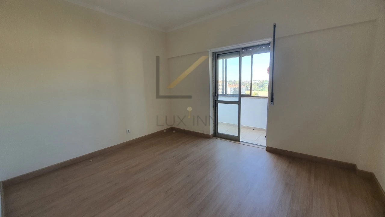 Apartamento T2 para Venda em Seixal, Arrentela e Aldeia de Paio Pires Foto 17