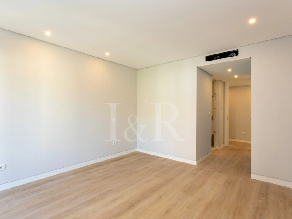 Apartamento T3 para Venda em Carcavelos e Parede Foto 13